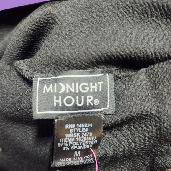 Midnight Hour: Black Double Red Lace-Up Skirt - Picture 9 of 9